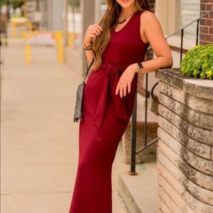 BEAUTIFUL garnet maxi dress! Perfect for any occasion. Size Large BNWT PFSFH